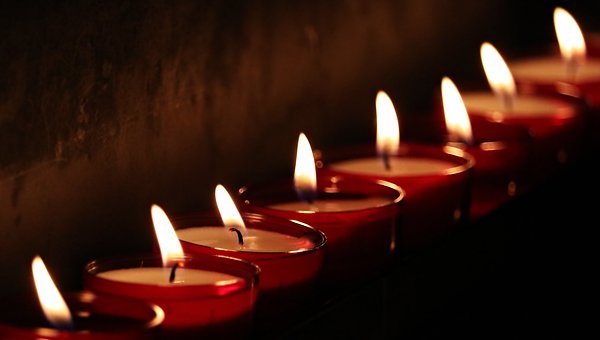 tea-lights-2223898__340 (1)